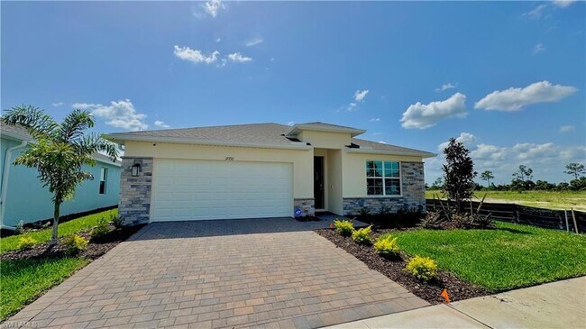 Building Photo - 17710 Shade Tree Loop