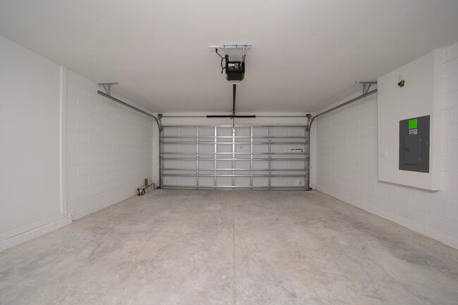 Building Photo - 3146 Totem Rd