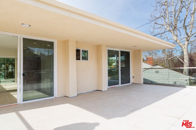 Building Photo - 717 S Westgate Ave