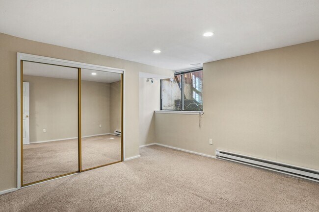 Building Photo - 2633 Juniper Ave