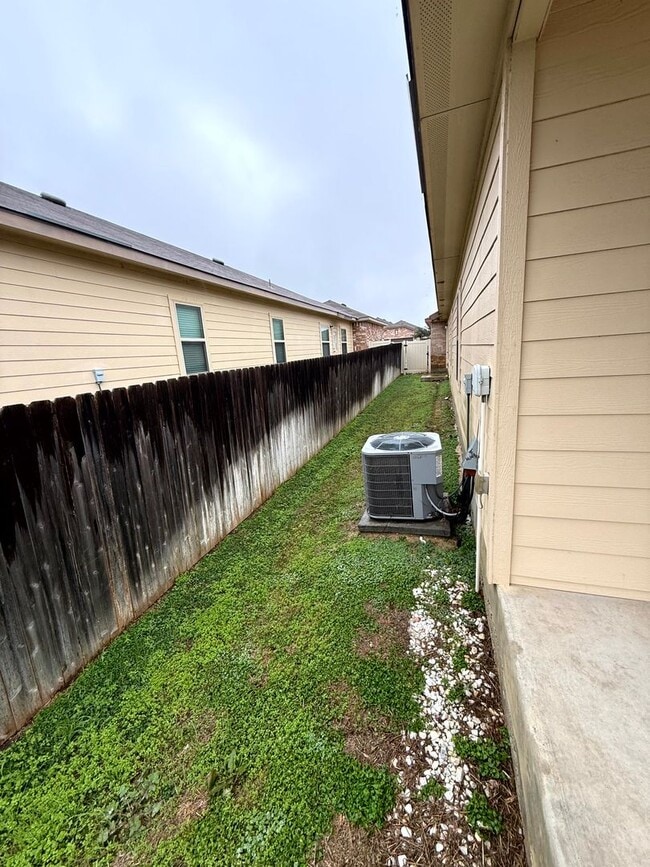 Building Photo - 228 Ragsdale Way