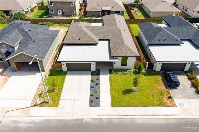 Building Photo - 24 Zenker Ave