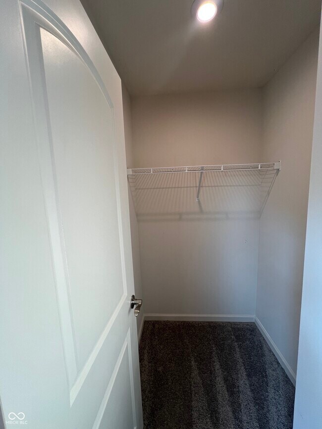 Building Photo - 5374 Noble Crossing Pkwy W