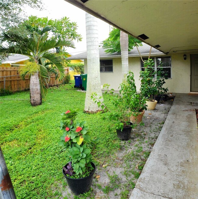 Building Photo - 5939 NW 19th St