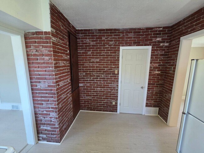 Building Photo - 3027 Fortune Ave