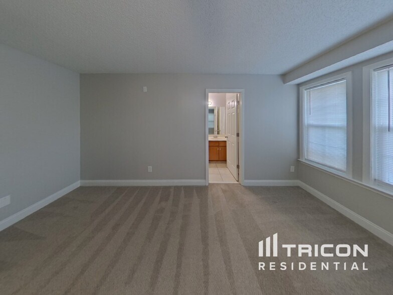 Building Photo - 13706 Traherne Ct