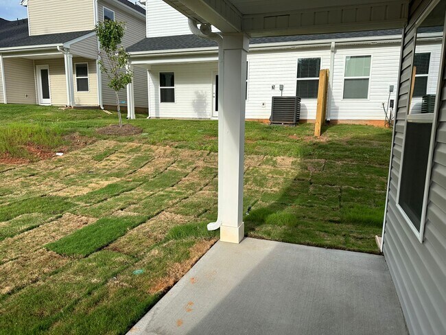 Building Photo - 213 Boneset Dr