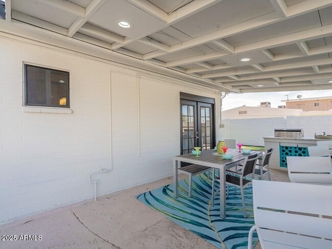 Building Photo - 3302 E Turquoise Ave