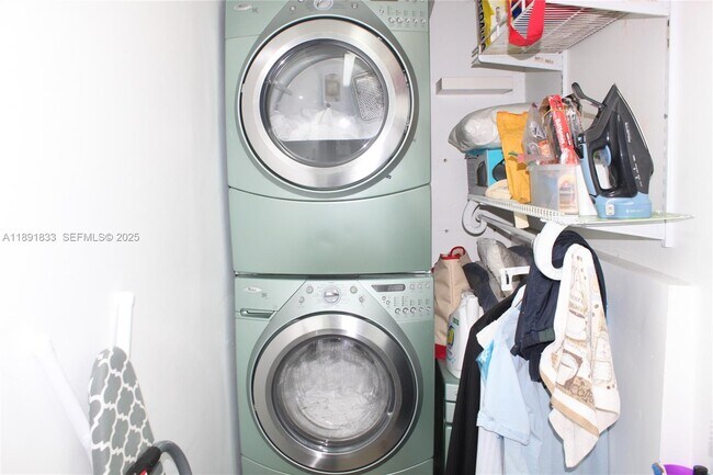 Building Photo - 3678 San Simeon Cir