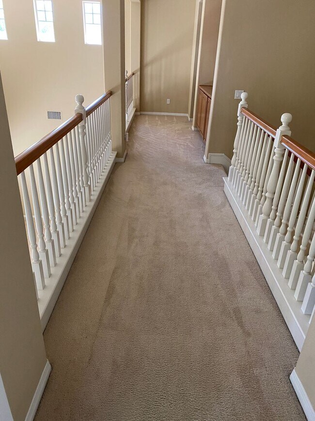 Building Photo - Beautiful Home located in Wolf Creek