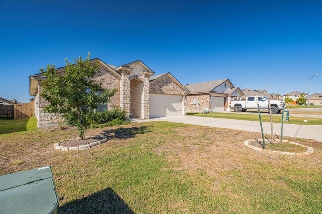 Building Photo - Spacious 3 Bedroom, 2 Bath Home in Jarrell w/ Easy Access to IH-35