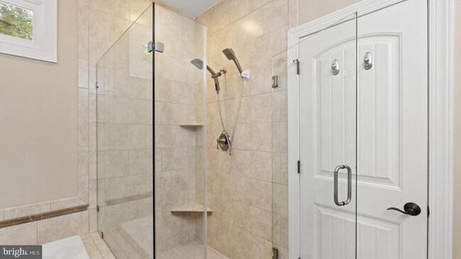 Building Photo - 10714 Kirkland Dr