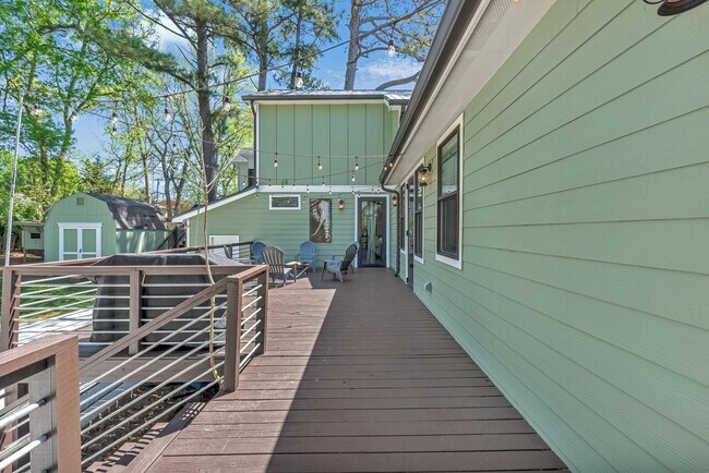 Building Photo - 6416 Edsel Dr
