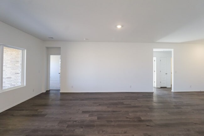 Building Photo - New Build 3 Bedroom Home Available For Immediate Move In!! Robninson Ranch