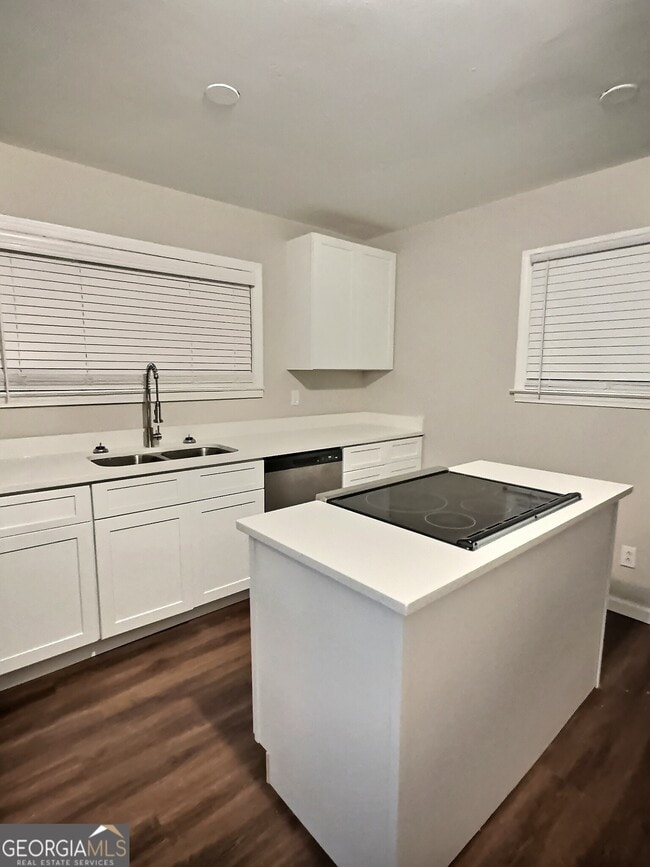 Building Photo - 2311 Cherry Blossom Dr SW