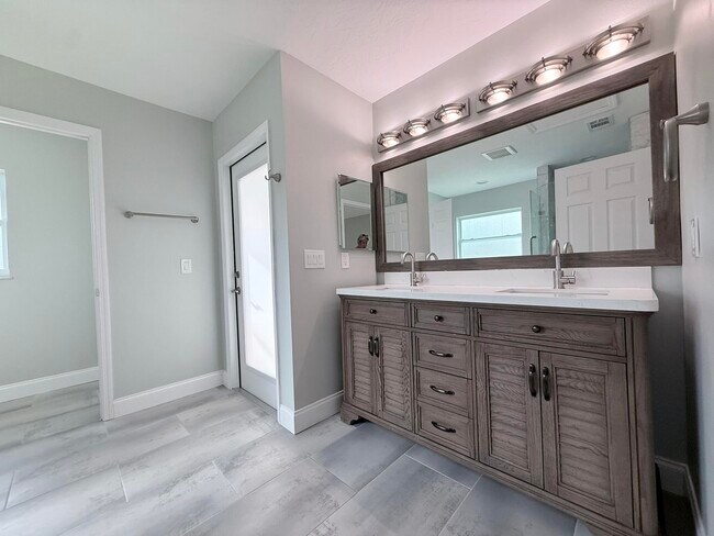 Building Photo - 3786 Sierra Dr