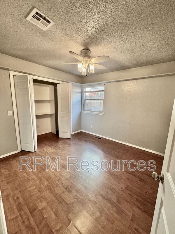 Building Photo - 725 Mabel C Fry Blvd
