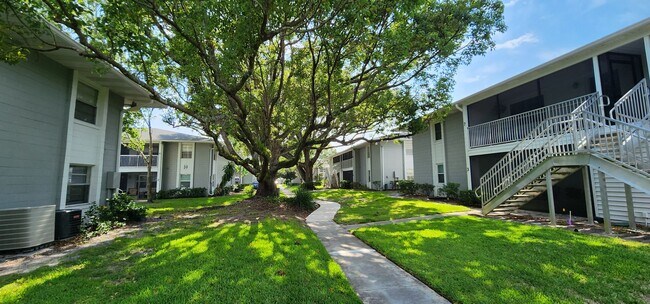 Building Photo - SANFORD: 2nd Floor Condo Sandlewood Villas