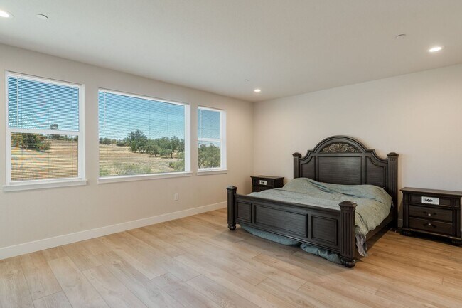 Building Photo - Newly Built 5BR Luxury Home in El Dorado Hills – 3,926 Sq Ft!