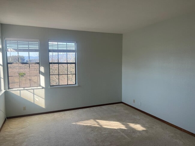 Building Photo - 381 St Andrews Ln