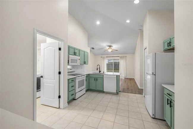 Building Photo - 25818 Bloomsbury Ct