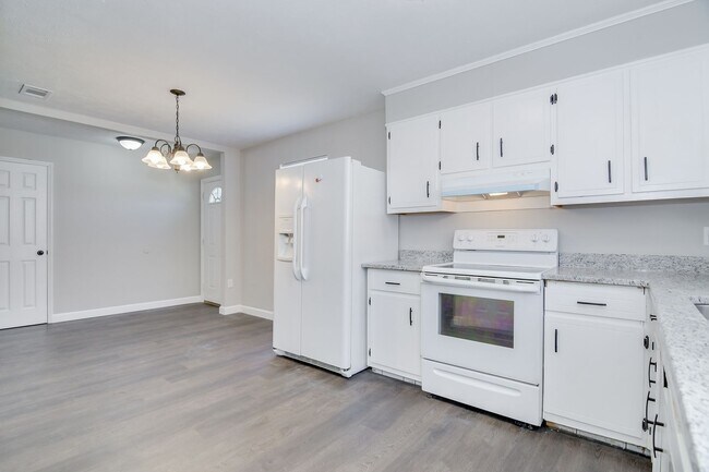 Building Photo - Excellent Newly Renovated Home!
