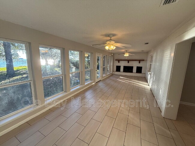 Building Photo - 7225 Bay Rd