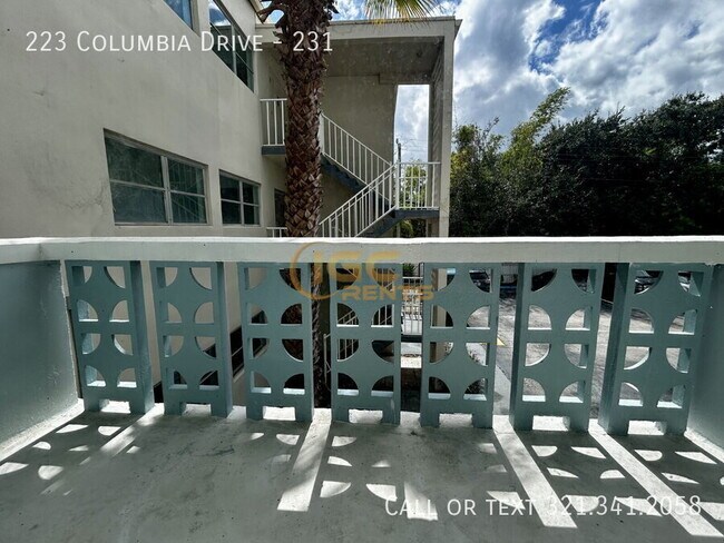 Building Photo - 223 Columbia Dr