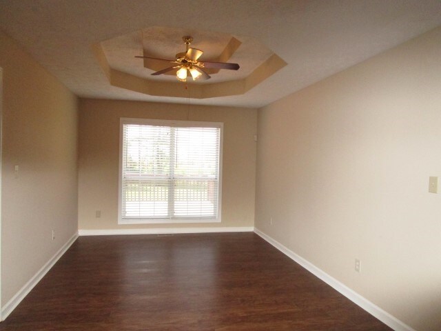 Building Photo - 1097 Trestle Dr