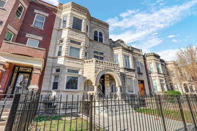 Building Photo - 6426 S Ingleside Ave