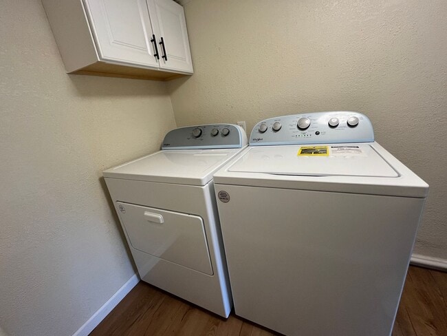 Building Photo - 2 Bed 1 Bath home in Powellhurst-Gilbert! In Unit Laundry and Private yard!