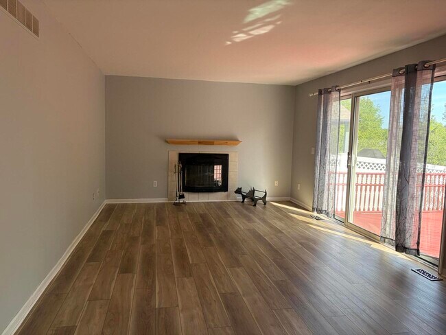 Building Photo - 4101 Rolling Meadow Ln