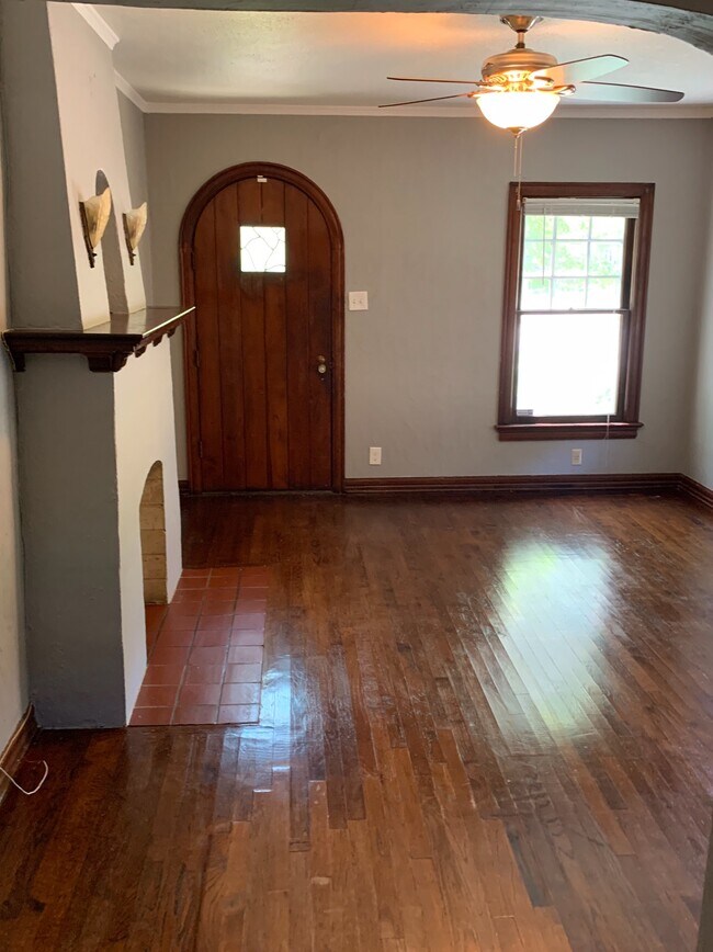 Building Photo - 6001 Goliad Ave