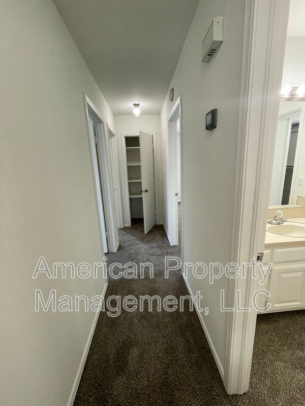Building Photo - 1704 W 62nd St S