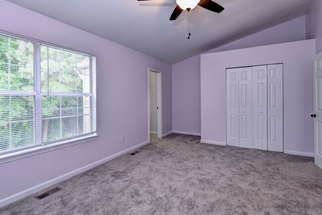 Building Photo - Coventry Townhome Move In Ready.