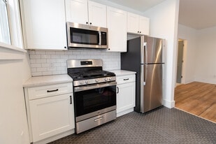 Building Photo - 226 45th St