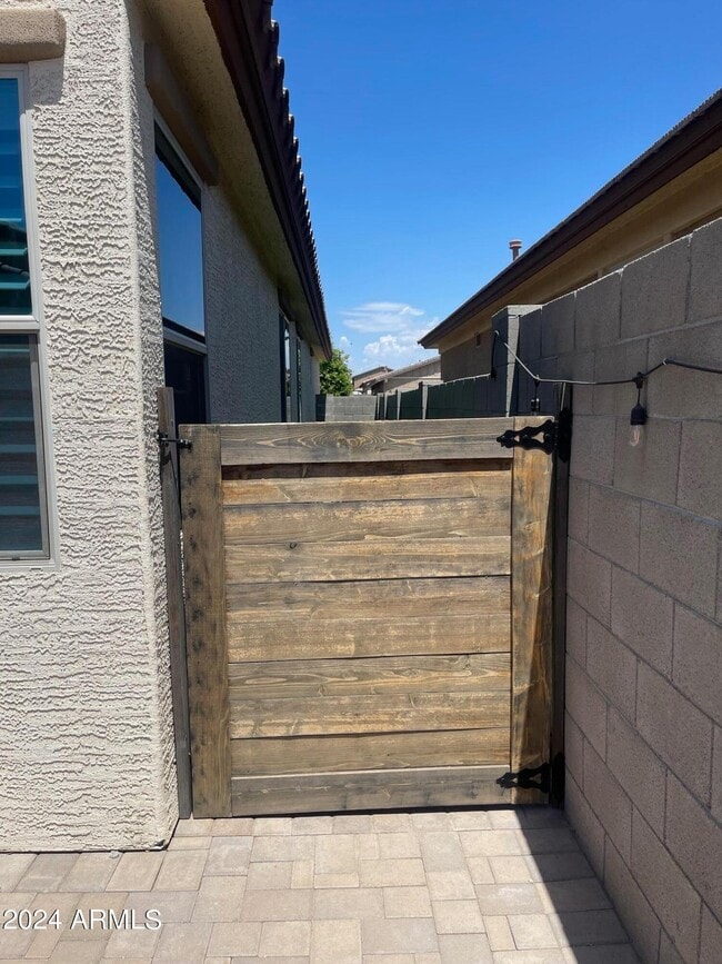 Building Photo - 12219 W Tether Trl