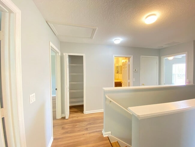 Building Photo - 5 bed / 2.5 bath Lake Nona Townhome!