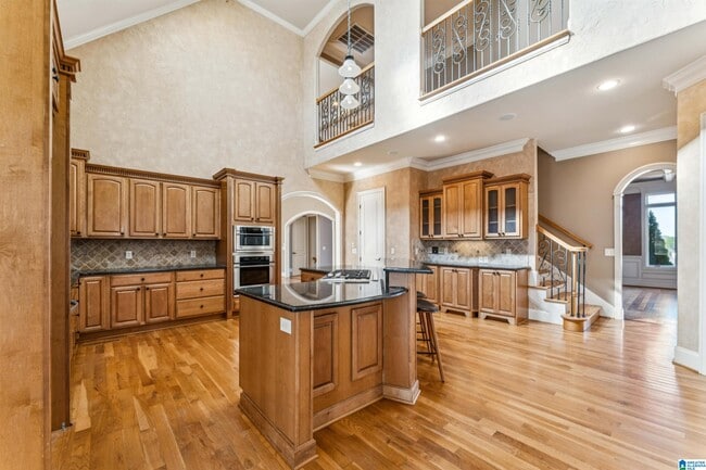 Building Photo - 2005 Lake Heather Dr