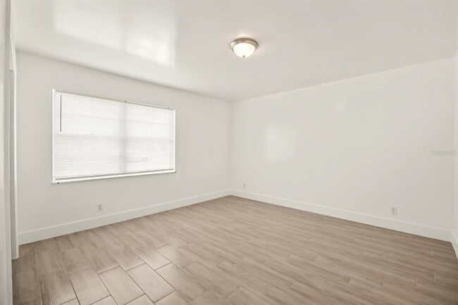 Building Photo - 31300 US-441