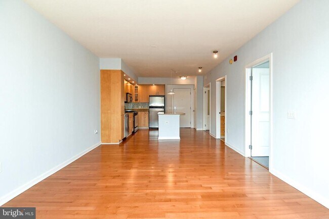 Building Photo - 440 L St NW
