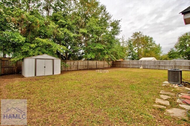 Building Photo - 1567 Pendleton Dr