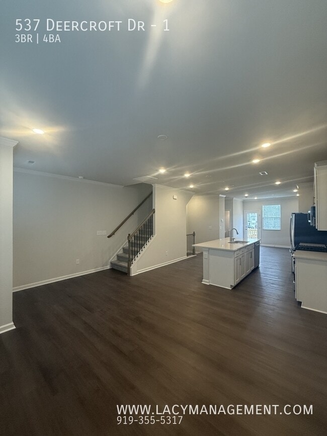 Building Photo - 537 Deercroft Dr