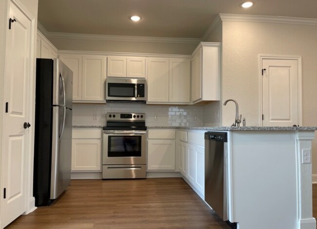 Building Photo - 2206 Sandlewood Cv