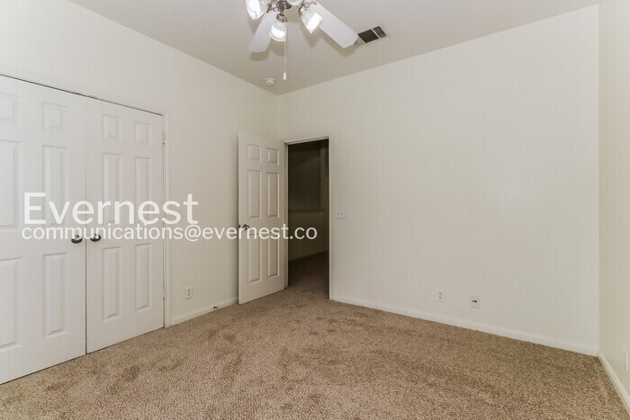 Building Photo - 709 W 35th St