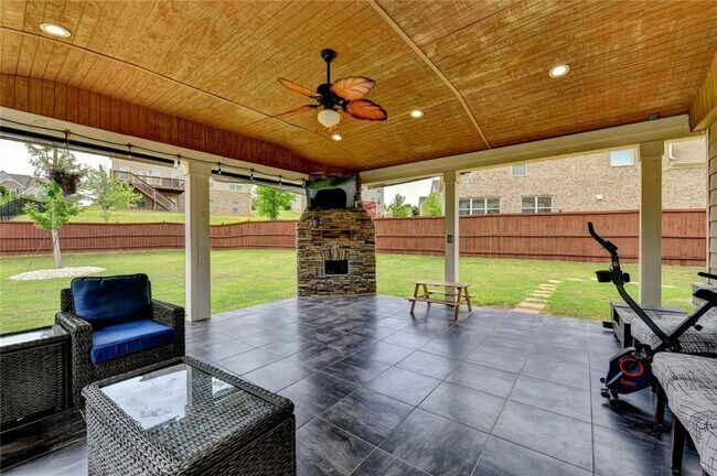 Building Photo - 6035 Ashborough Park