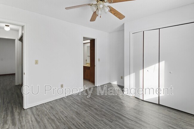 Building Photo - 1305 Christopher Cir