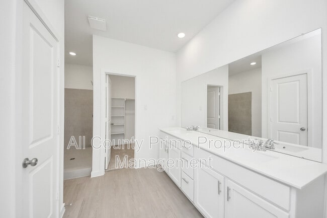 Building Photo - 3029 Avenida Sonoma Dr