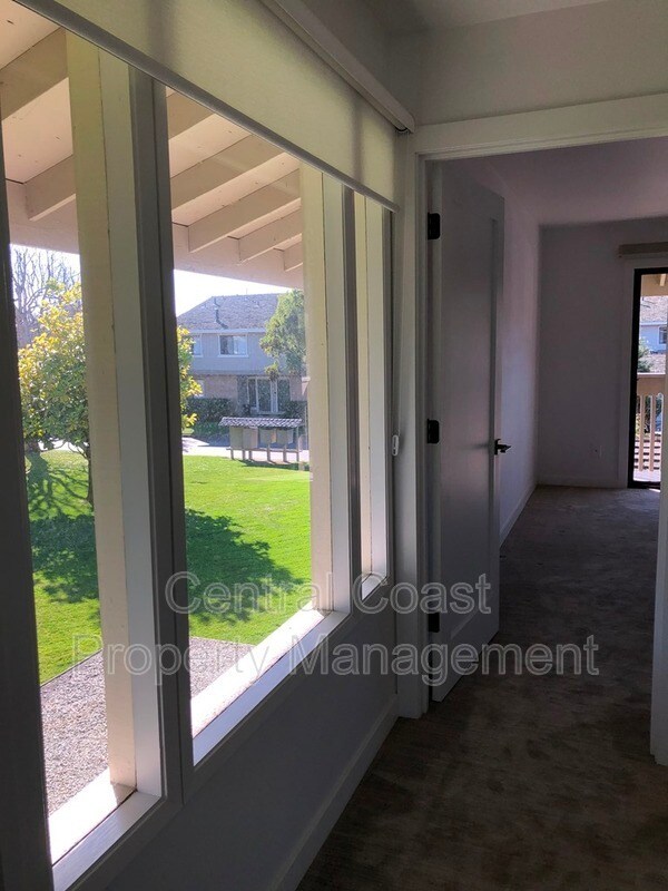 Building Photo - 3850 Rio Rd