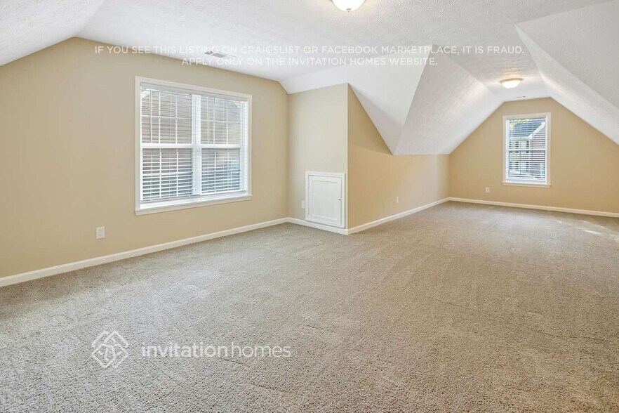Building Photo - 806 Alta Ct